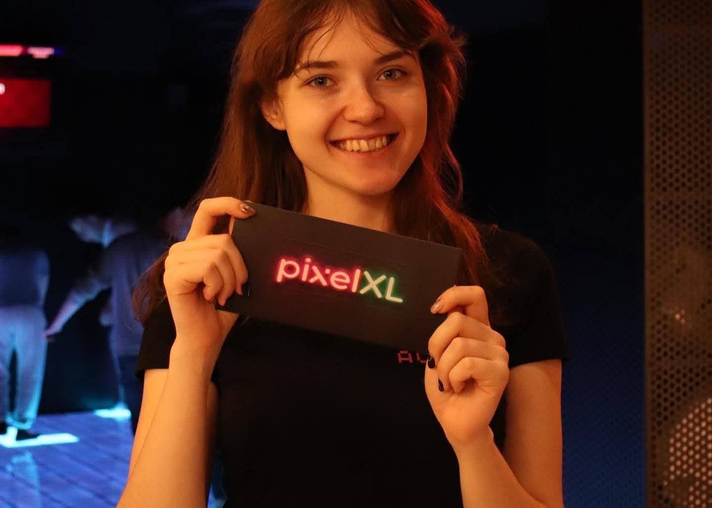 Idealny pomysł na prezent? Powody, dla których warto wybrać voucher do Pixel XL!